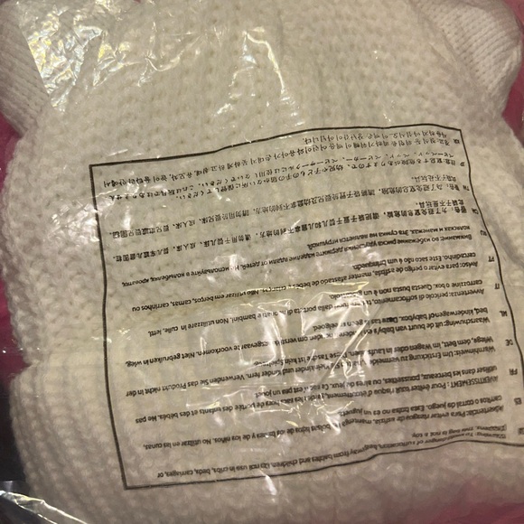 (SOLD ON HOLD DO NOT BUY) HELLO KITTY FOREVER 21 BEANIE HAT NEW SEALED - Picture 4 of 5